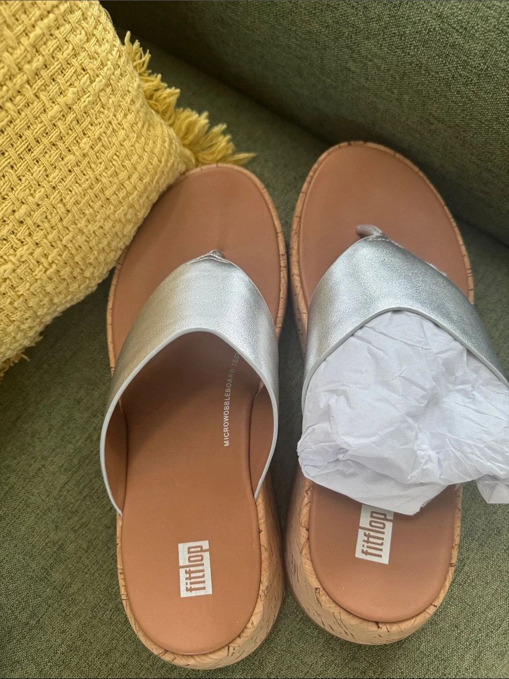 FitFlop Metallic Silver Cork Wedge Thong Sandals Womens Size 08 NWOT